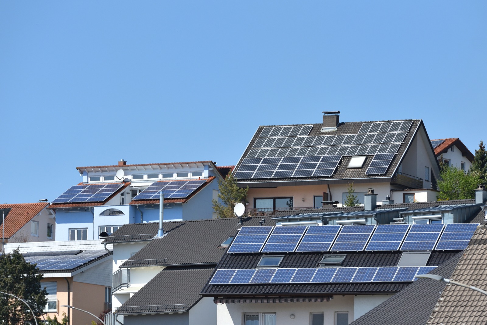 Mehrfamilienhäuser mit Solaranlagen