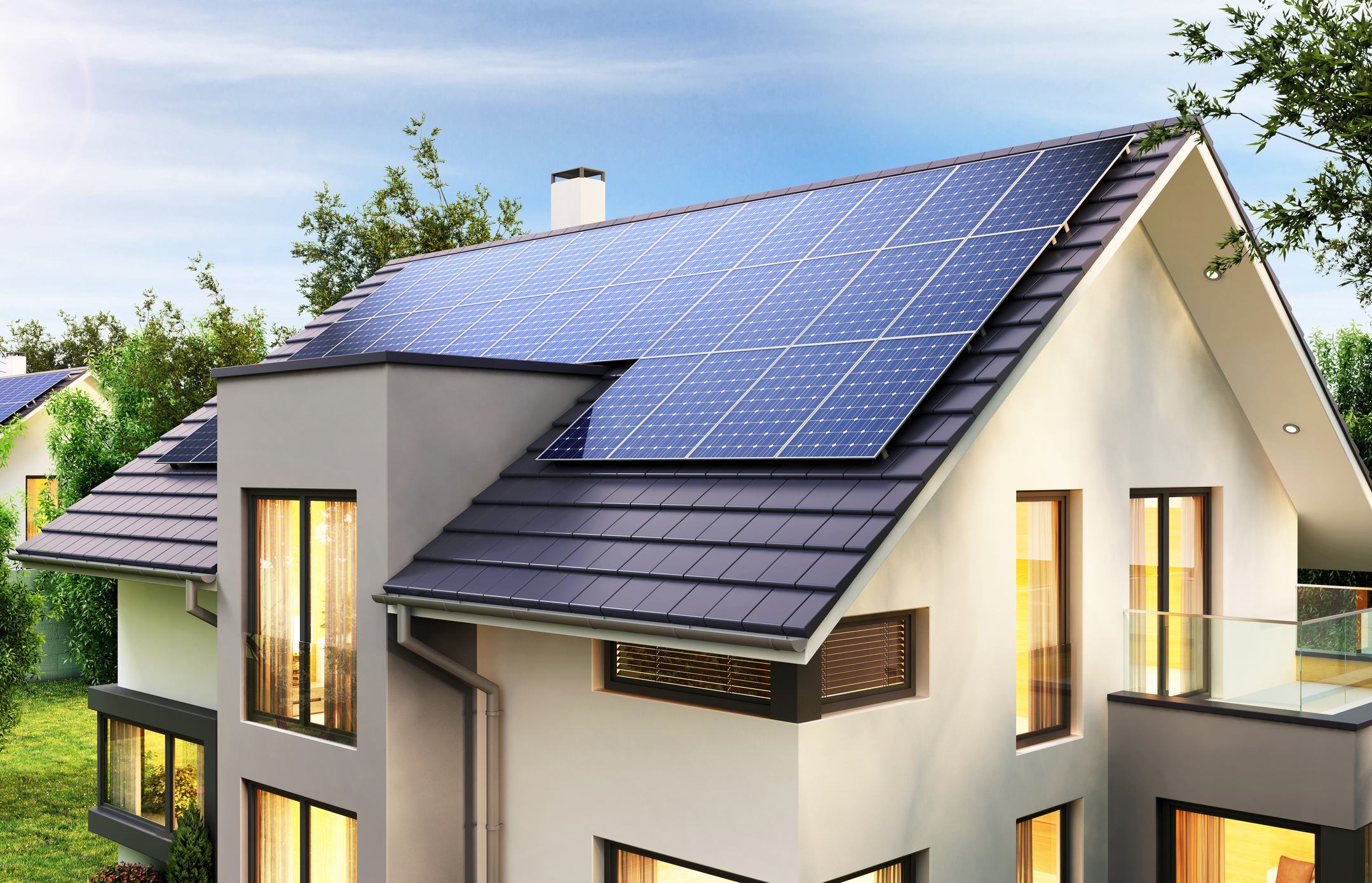 Solarpanele auf modernem Haus