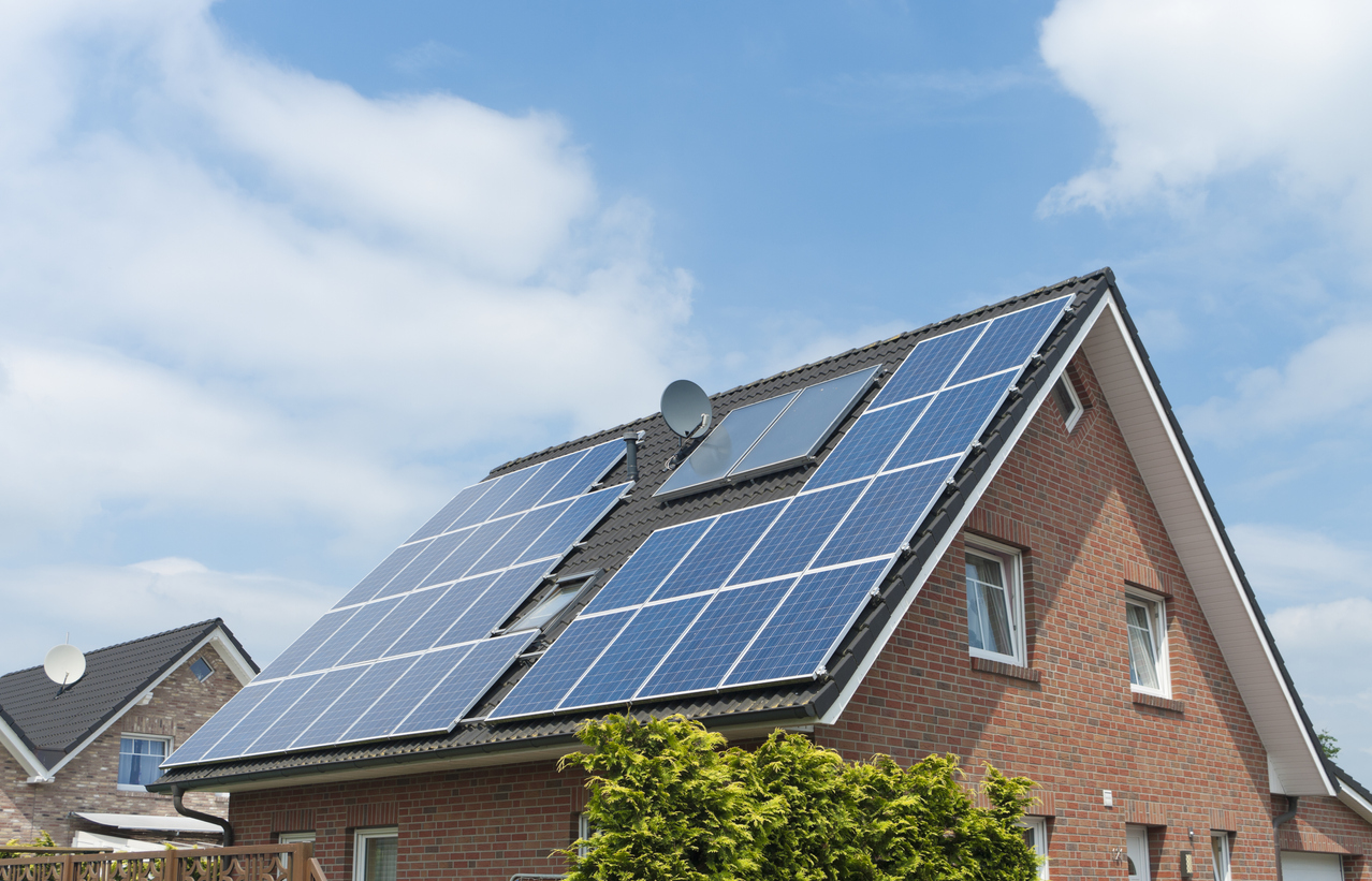 Solarpanele auf Einfamilienhaus